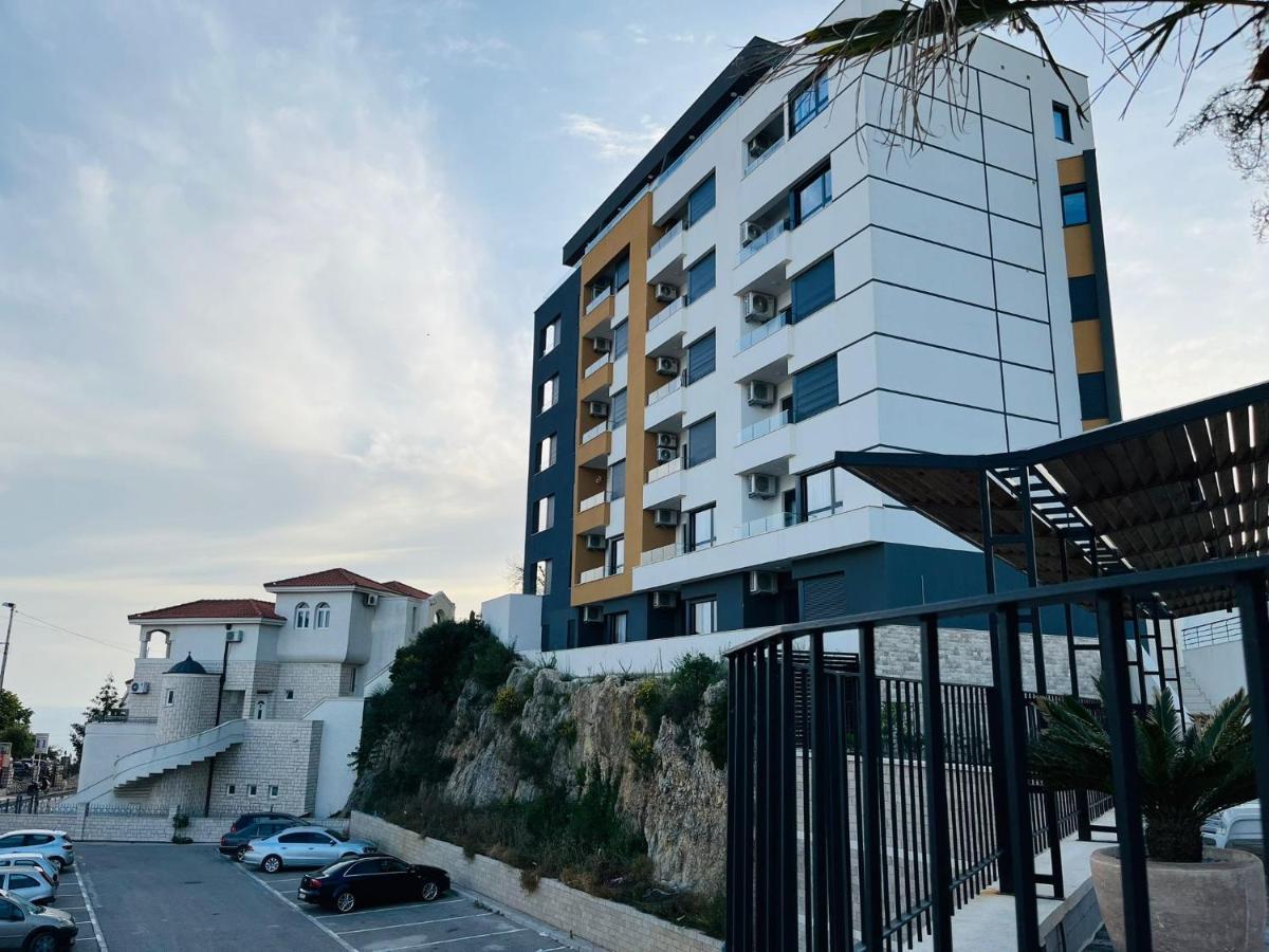 Art'S Apartment Mit Pool Ulcinj Pinjes Екстер'єр фото