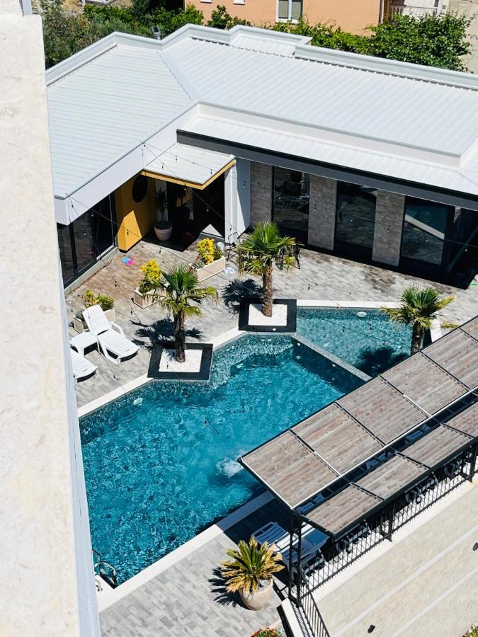 Art'S Apartment Mit Pool Ulcinj Pinjes Екстер'єр фото
