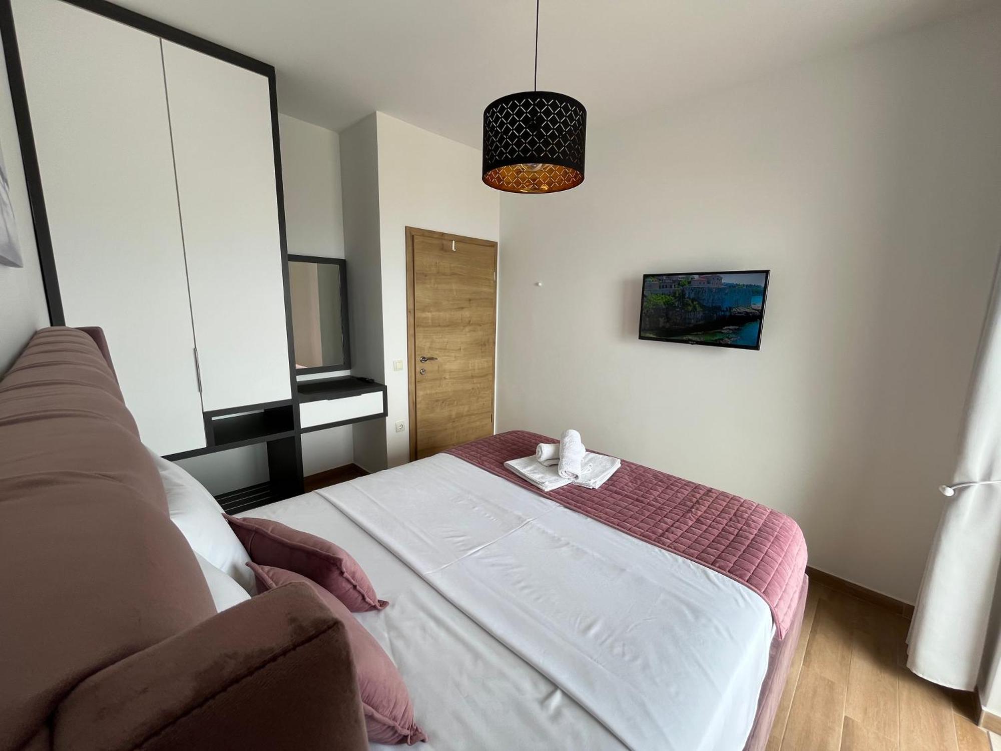 Art'S Apartment Mit Pool Ulcinj Pinjes Екстер'єр фото